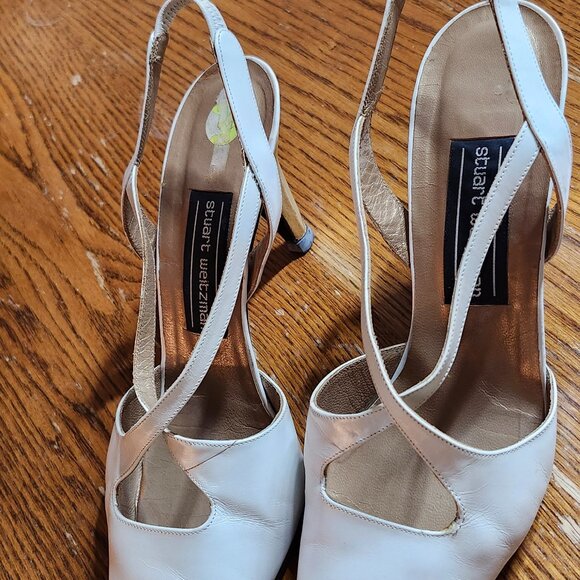 Stuart Weitzman Pearl White slingbacks with gold heels - Picture 4 of 4